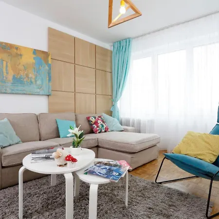 Apartment Lovely 2 Bedroom Near Old Town Bukarest