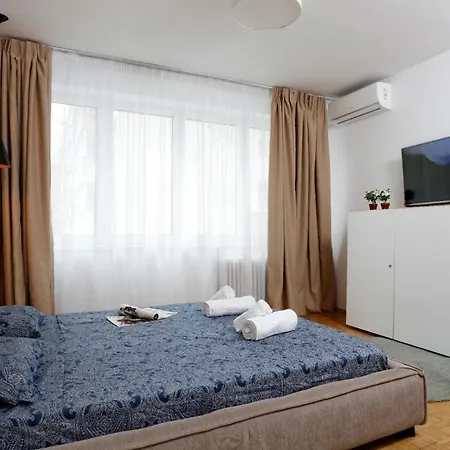 Lovely 2 Bedroom Near Old Town *