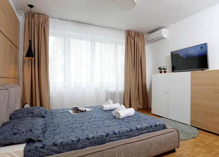 Lovely 2 Bedroom Near Old Town *